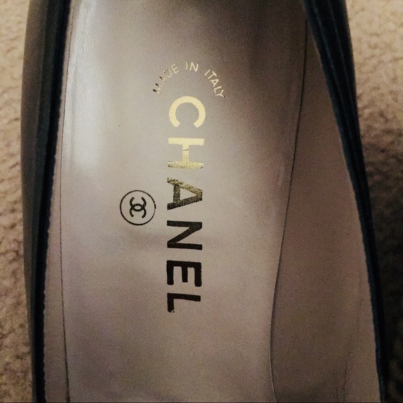 *SOLD* Vintage Chanel Black/Beige Cap Toe Pumps - Picture 3 of 8